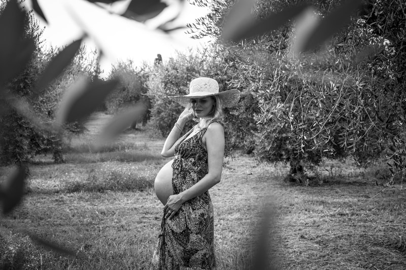 foto bianco e nero donna incinta