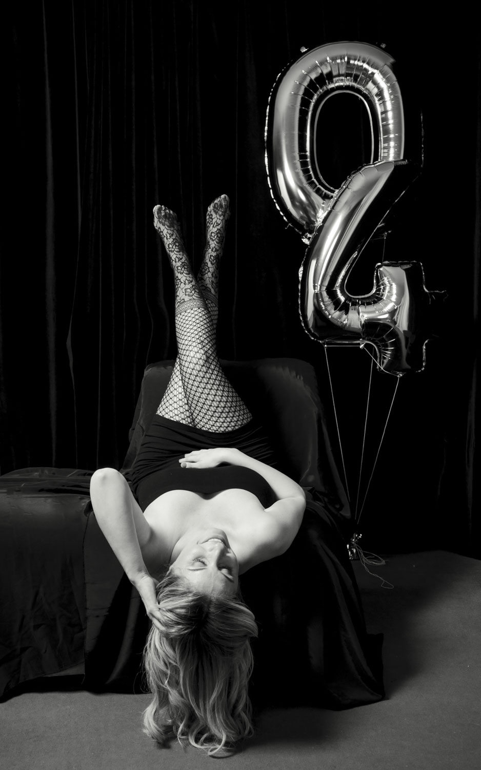 donna fotografata da fenaroli atelier Brescia in bn per i suoi 40 anni