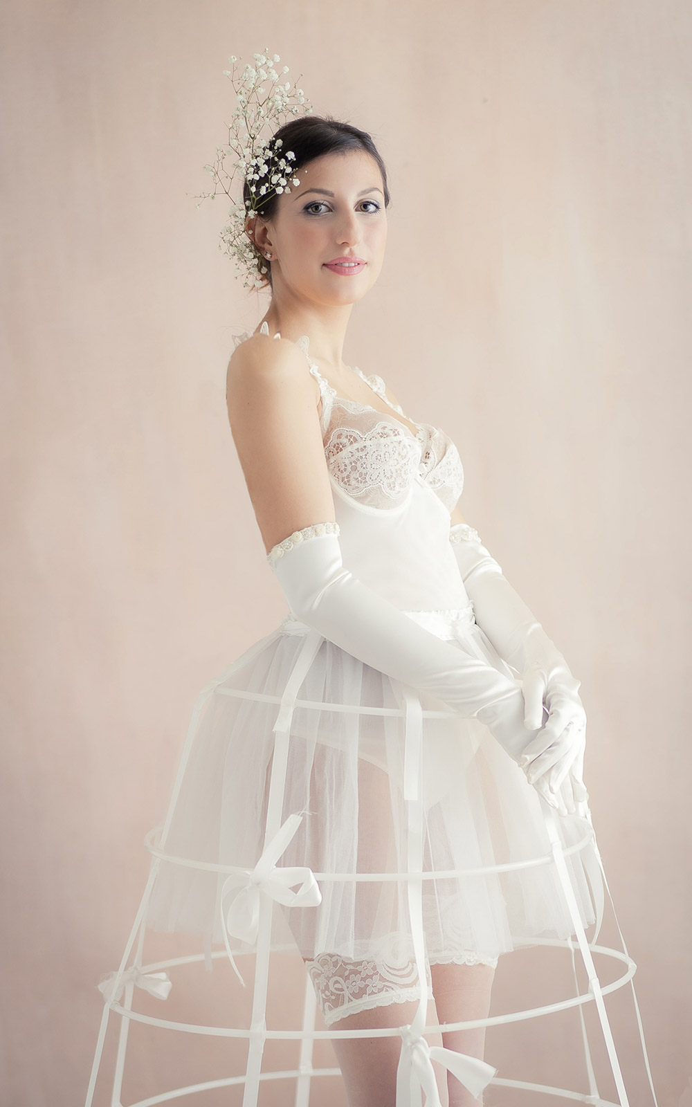 sposa in lingerie bridal fotografata da Gloria Fenaroli atelie