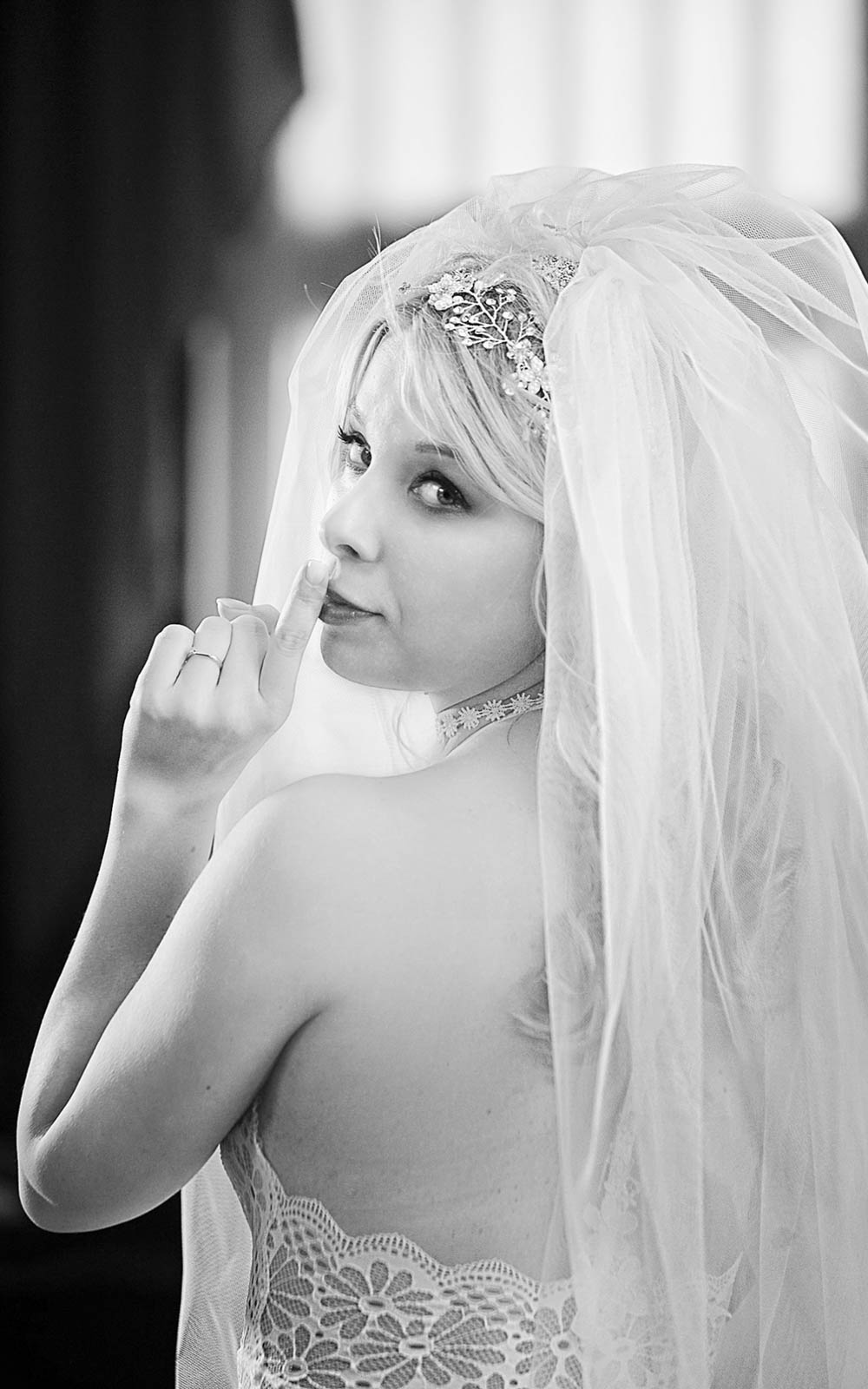 sposa in lingerie bridal fotografata da Gloria Fenaroli atelie
