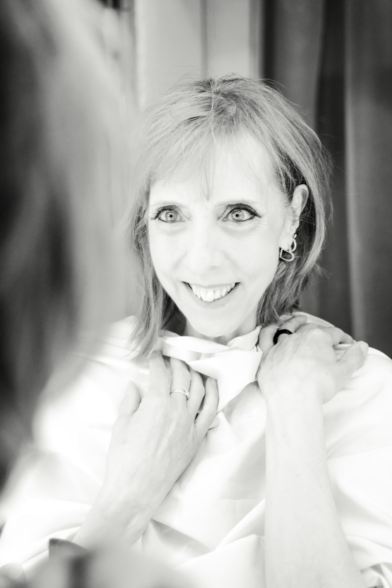 donna allo specchio in bn fotografata da Fenaroli atelier